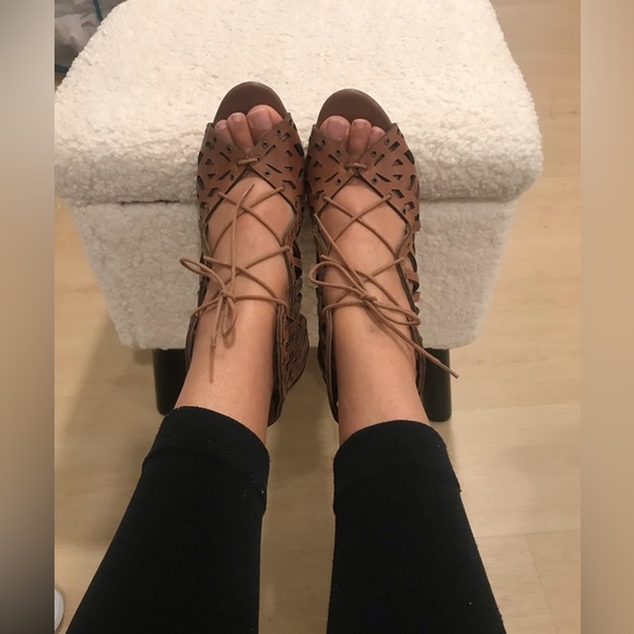 Jessica Simpson heels - Picture 2 of 6